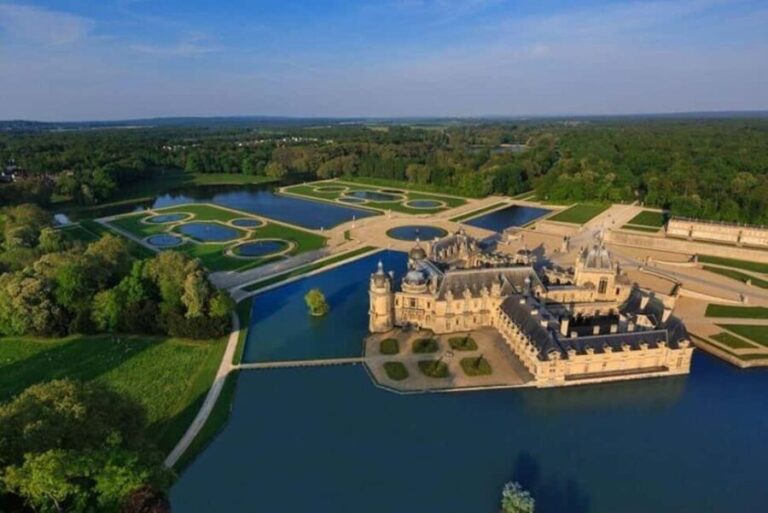 Paris: Domaine de Chantilly Private Tour in a Mercedes Van - The Experience: From Château to Gardens in Comfort