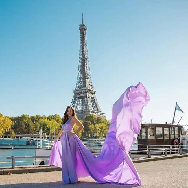 Paris: Eiffel Tower Glamor Photoshoot with Dress Options - What Makes This Photoshoot Special?