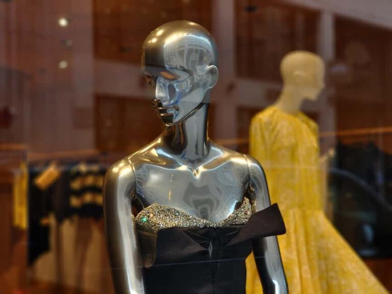 Paris Fashion Week Edition: Haute Couture Walking Tour - An In-Depth Look at the Haute Couture Tour