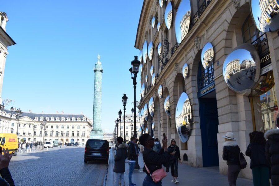 Paris : Highlights of Parisians' Paris guided tour - What to Expect from the Tour