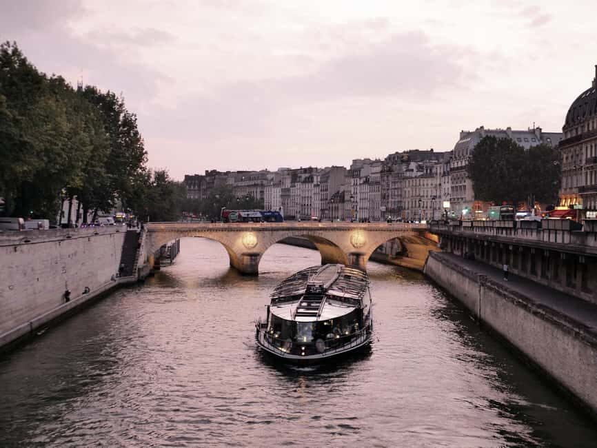 Paris: Historic City Center Private Guided Walking Tour - Why This Tour Is Worth Considering
