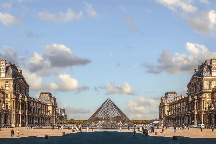 Paris Historic Islands Walk: Seine, Notre Dame & Louvre View - What You Can Expect from the Experience