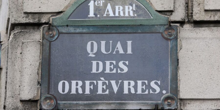 Paris: Historical Crimes Walking Tour in French - A Closer Look at the Tour Experience