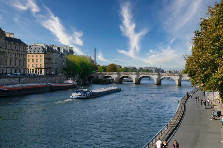 Paris: Latin Quarter to Eiffel Tower Guided Walking Tour - What Travelers Say