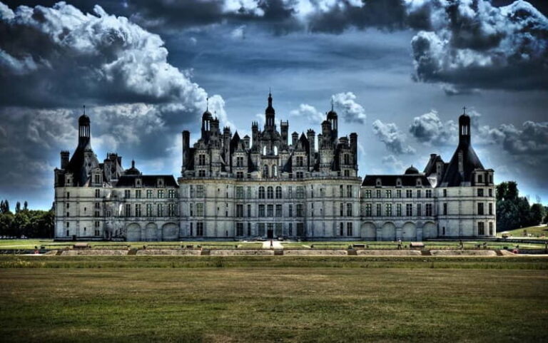 Paris: Loire Valley Castles Tour with Wine Tasting - Practical Details and What to Expect