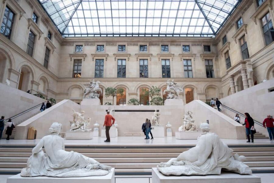 Paris: Louvre Museum Access with Host and Hop-On Hop-Off Bus - Practical Details and What to Expect