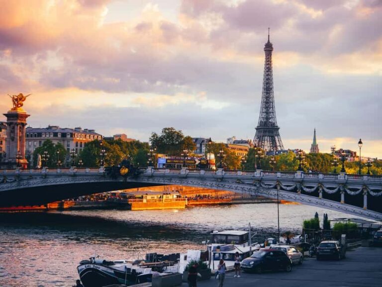 Paris: Montmartre Guided Walking Tour and Seine River Cruise - Who Should Book This Tour?