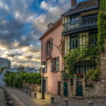 Paris: Montmartre Highlights Walking Tour with a Local Guide - What You Can Expect: Logistics, Value, and Experience