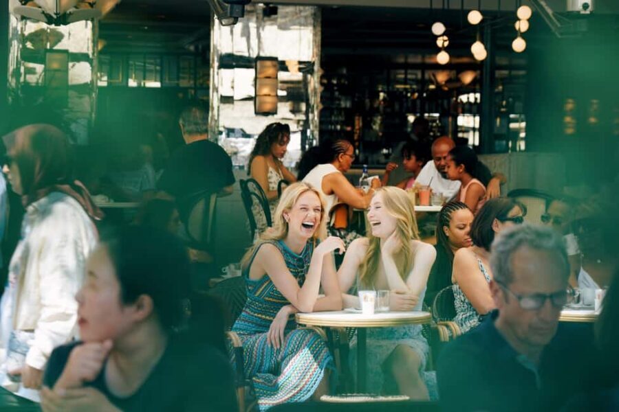 Paris Photographer: Hidden Gems Private Photoshoot - Detailed Breakdown of the Itinerary