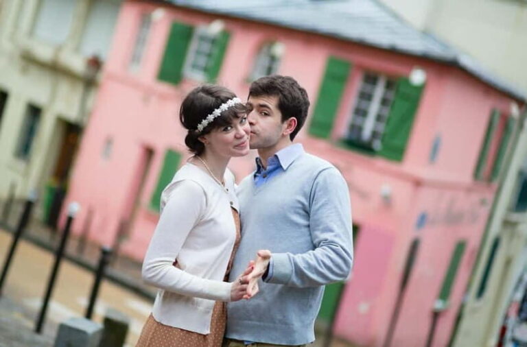 Paris: Private Montmartre Photoshoot with Parisian Charm - An In-Depth Look at the Experience