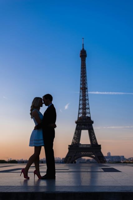 Paris : Private Professional Photoshoot at the Eiffel Tower - What to Expect from Your Eiffel Tower Photoshoot