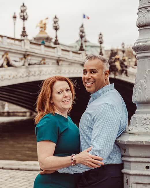 Paris: Professional photoshoot at Alexander III bridge - Location and Setting