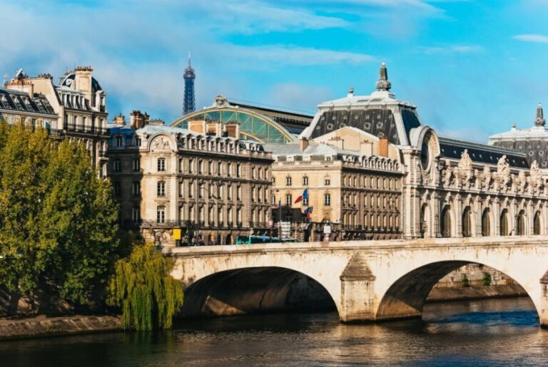Paris: Romantic Cruise with 3-course Dinner on Seine River - Why This Cruise Offers Great Value