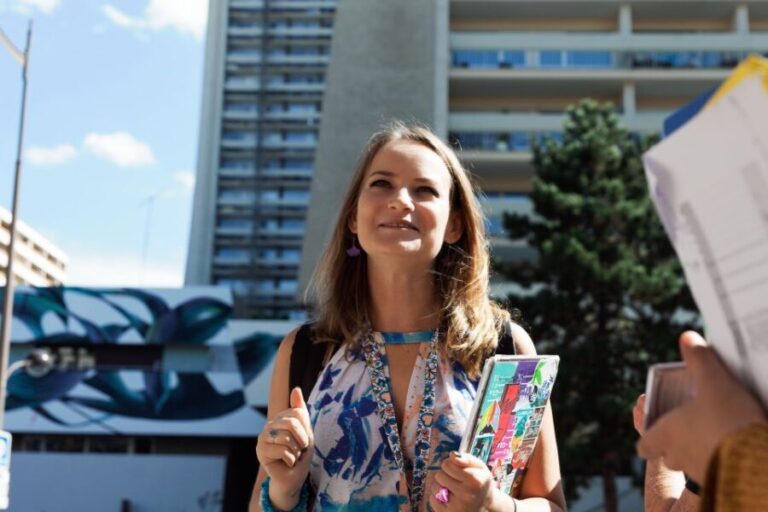 Paris: Urban Art Murals Walking Tour with an Expert - The Value of a Guided Street Art Tour in Paris