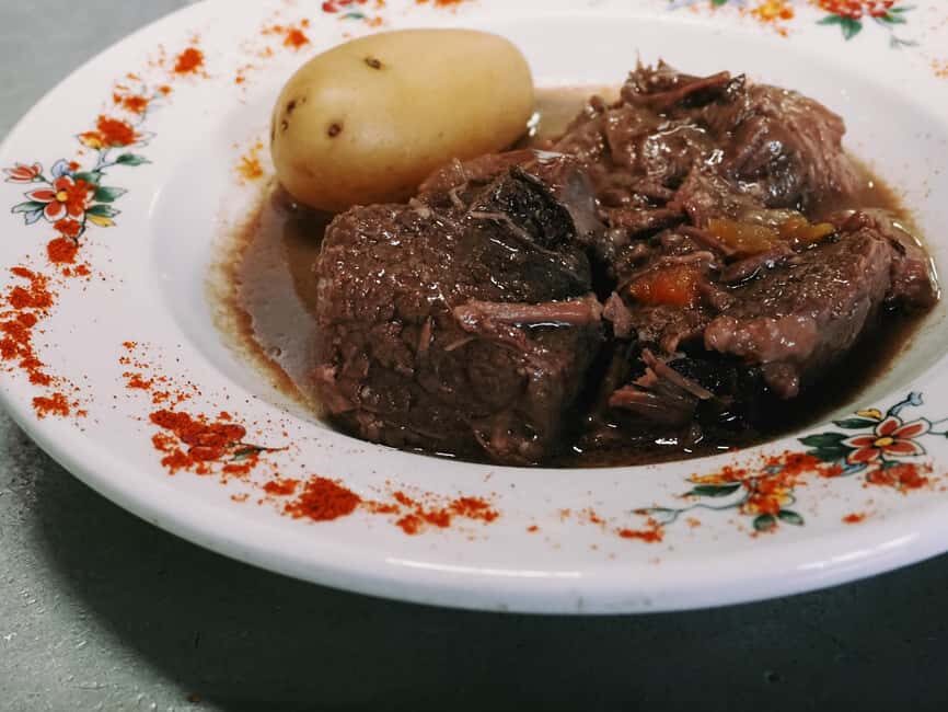 Paris: VIP Culinary Tour in Montmartre with Chef & Transfers - Pairing Wines and Gourmet Bites