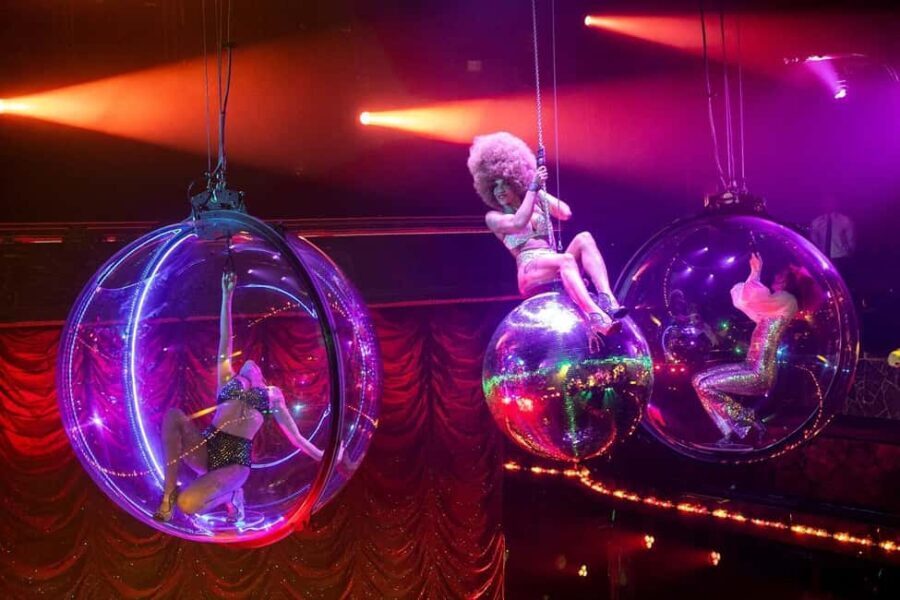Paris: VIP Dinner and Cabaret Show at Paradis Latin - Analyzing the Value