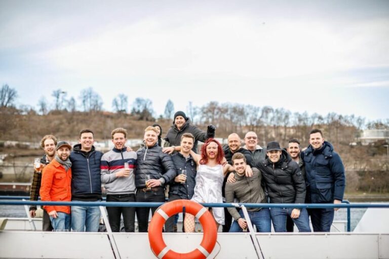 Party in Prague: Private River Cruise with Unlimited Drinks - What to Expect on the Cruise