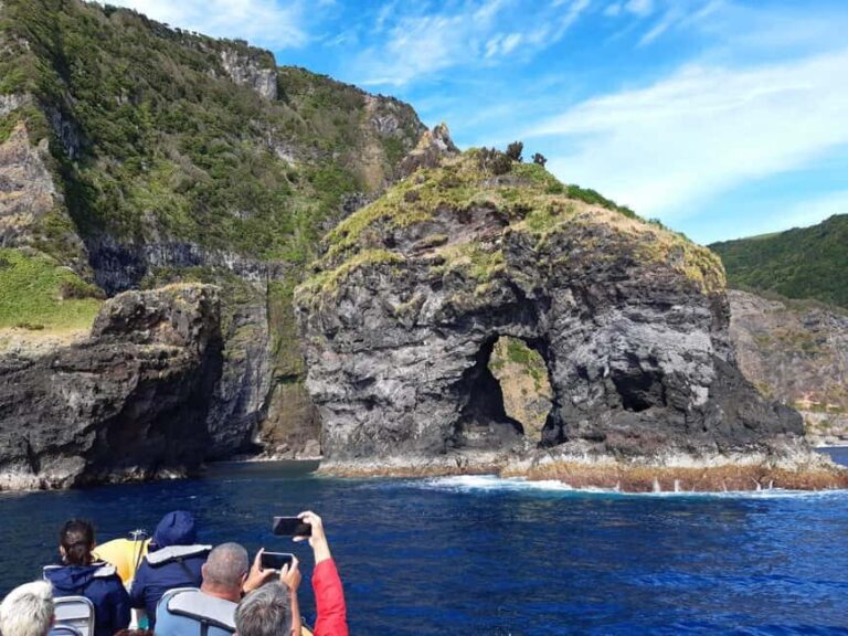 Passeios Turísticos: Trip to Corvo by Boat - The Value for Money