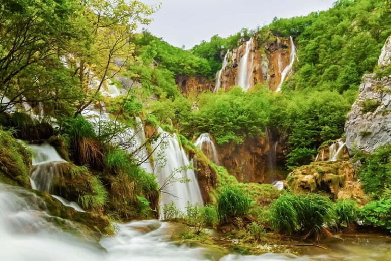 Plitvice Lakes: Guided Walking Tour with Bus and Boat Ride - Why This Tour Works