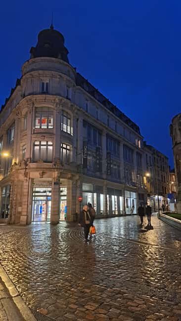 Poitiers: Epic Nighttime Torchlight Tour - The Experience: Atmosphere & Insights