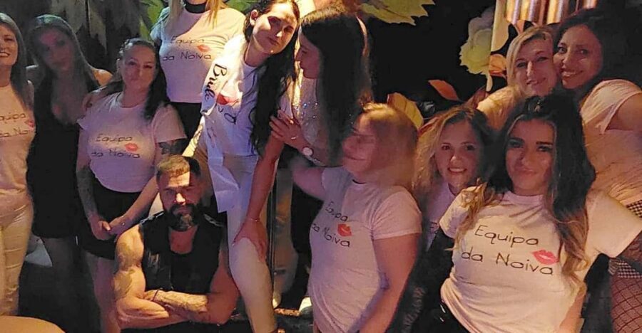 Porto: Bachelor Party offer of a Glass of Champagne or Drink - Who Is This Experience Best Suited For?