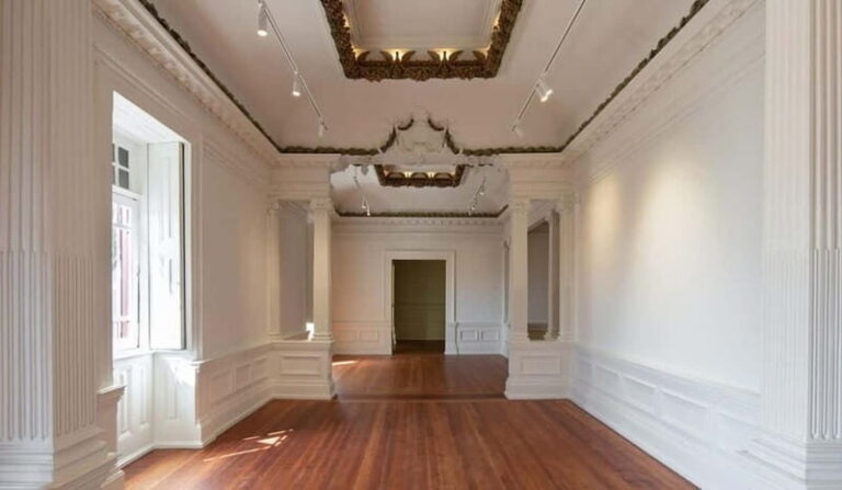 Porto: Casa São Roque and Trindade Experience Ticket - The Sum Up