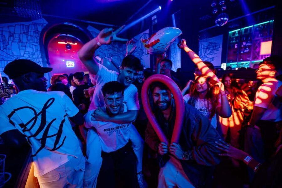 Porto: Crazy Pub Crawl with 8 Drinks, Free Shots, Games +VIP - The Itinerary Breakdown