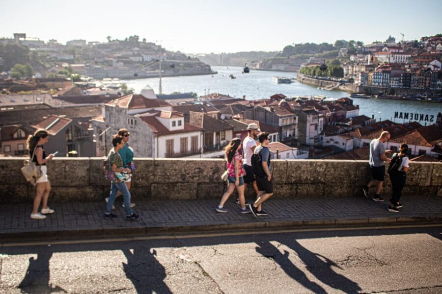 Porto: History & Lengends walking tour - Detailed Breakdown of the Itinerary