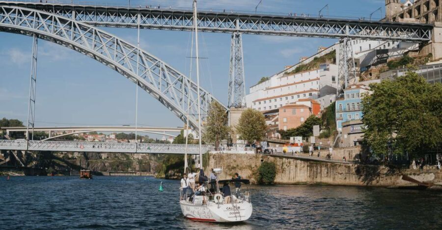 Porto: Romantic Sailboat Cruise - Who Is This Tour Best For?
