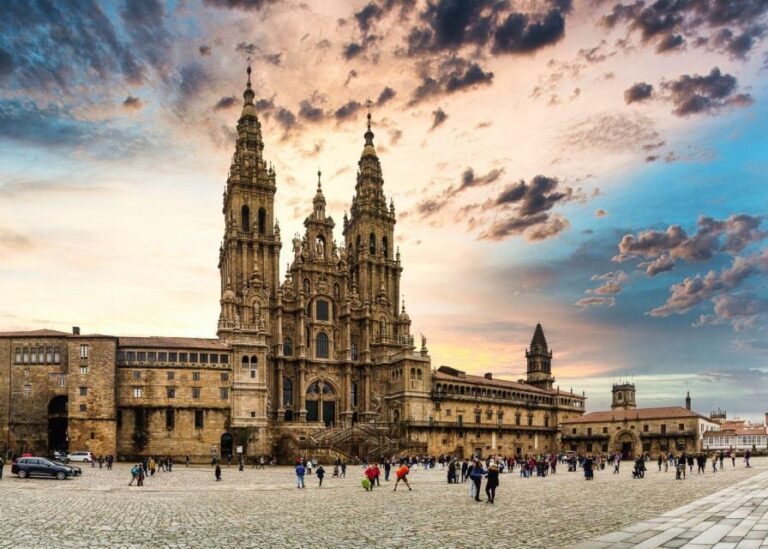 Porto: Santiago de Compostela & Viana do Castelo Tour - Value and Practicality