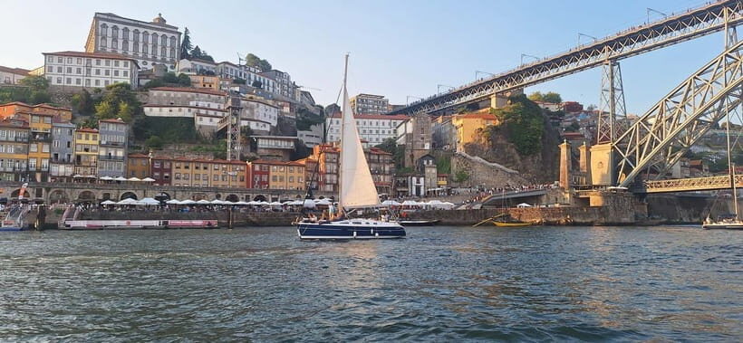 Porto: Shared Daily Tour, with drinks&snacks - The Experience on the Boat