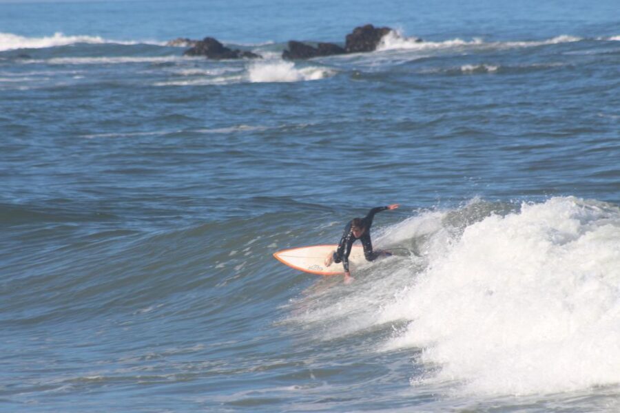 Porto: Small Group Surf Lesson with Transportation - FAQ
