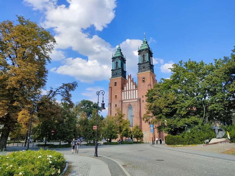 Pozna: Bike Tour of Top Highlights with a Local Guide - Why This Tour Offers Great Value