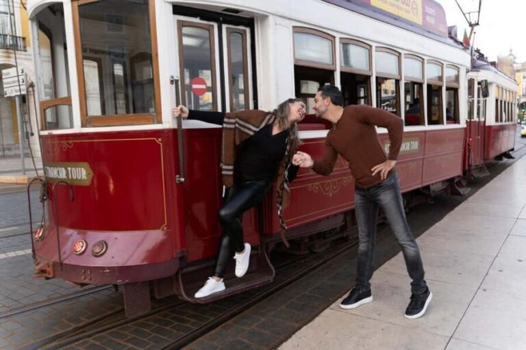 Praça do Comércio: Professional Photoshoot with a Local - An In-Depth Look at the Lisbon Photoshoot Experience