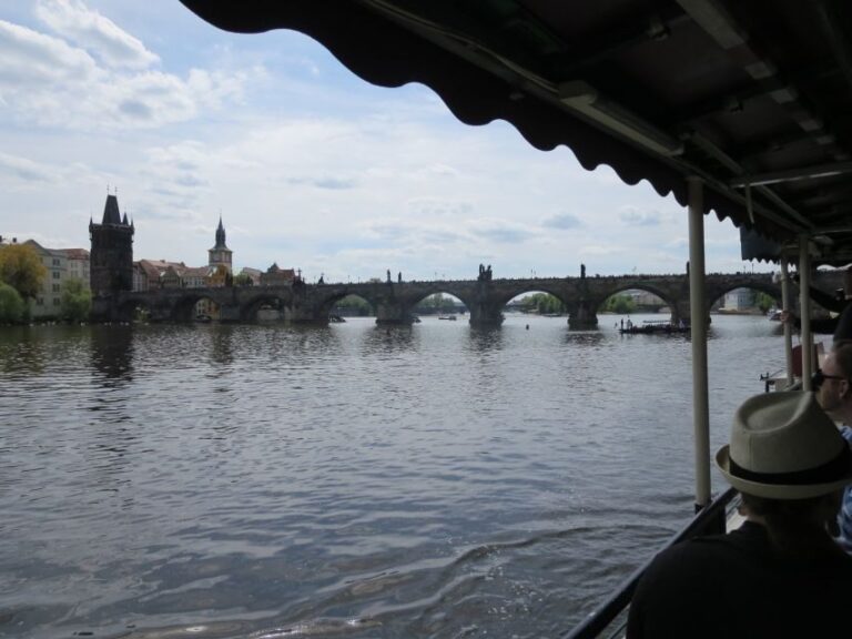 Prague: 2-Hour Lunch Cruise on the Vltava River - Practical Tips for Booking and Enjoying
