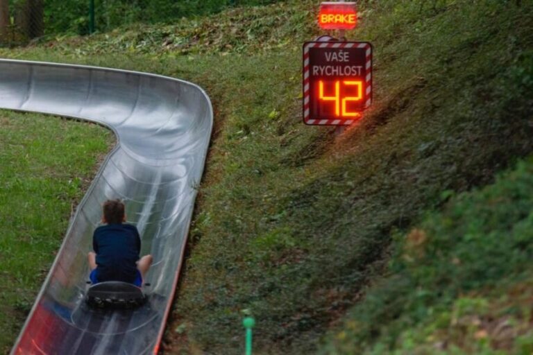 Prague Bobsledding & Private Transport - Who is This Tour Best For?