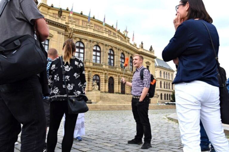 Prague: Castle and Jewish Quarter Tour with Cruise and Lunch - Who Is This Tour Best Suited For?