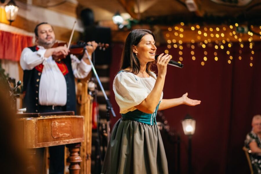 Prague: Dinner with Folk Show and Open Bar - An In-Depth Look at the Experience