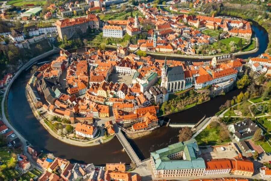 Prague: eský Krumlov & Bohemian Village Day Trip with Lunch - What the Tour Includes: Value in Focus