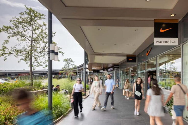 Prague: Fashion Arena Prague Outlet Half-Day Shopping Tour - Who Should Consider This Tour?