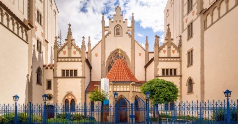 Prague Jewish Quarter Private Tour and Boat Cruise - An In-Depth Look at the Prague Jewish Quarter Private Tour