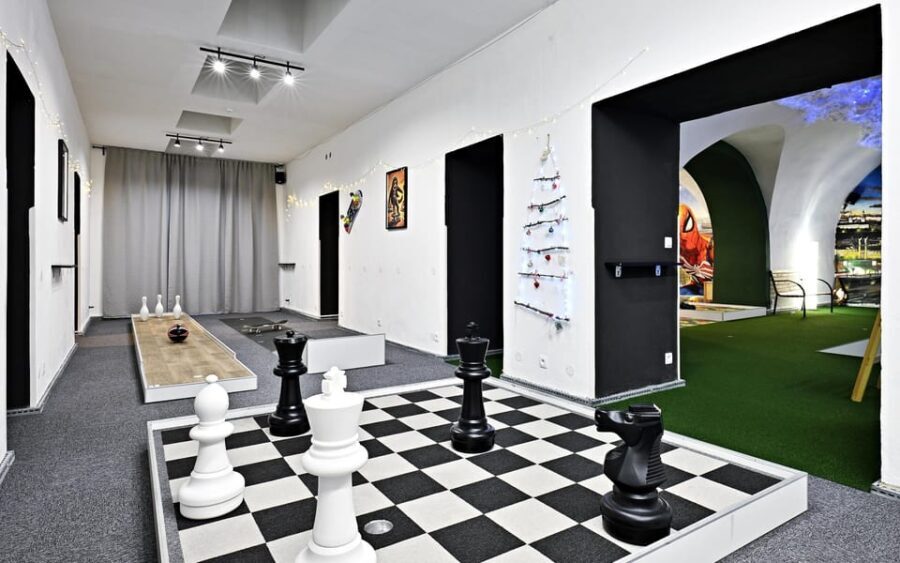 Prague: Mazemania Miniature Golf Experience - FAQ