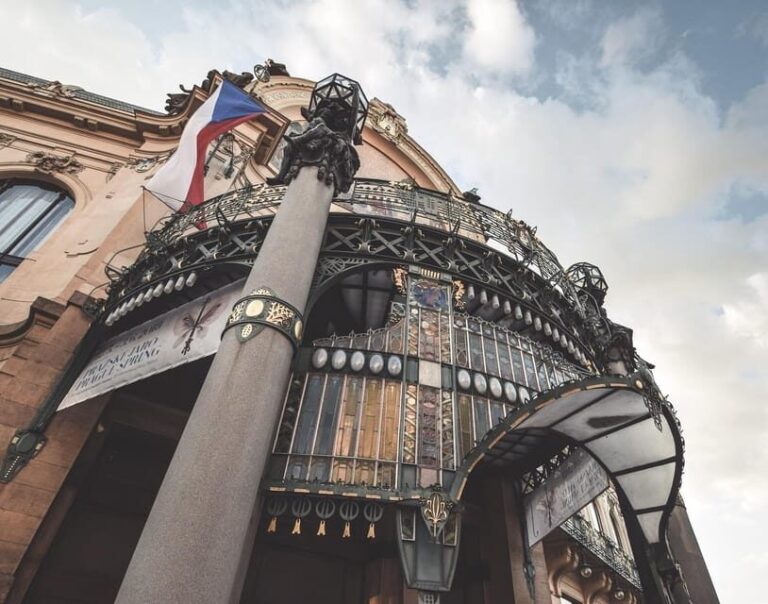 Prague: Old Town and Jewish Quarter Guided Walking Tour - Who Will Love This Tour?