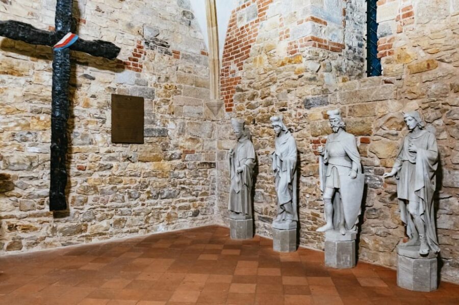 Prague: Old Town, Astronomical Clock and Underground Tour - Practical Details & Tips