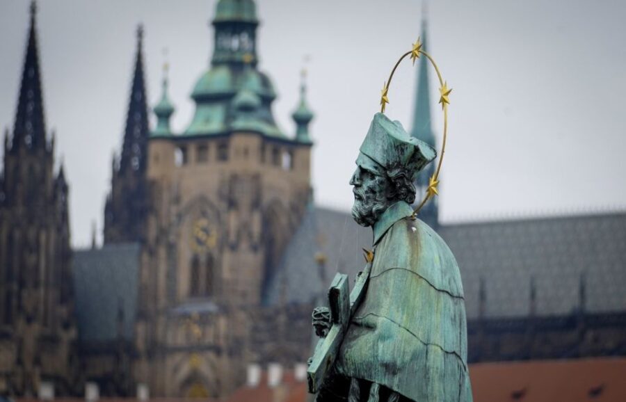 Prague: Old Town Highlights & Hidden Gems Guided Tour - An In-Depth Look at the Tour Experience