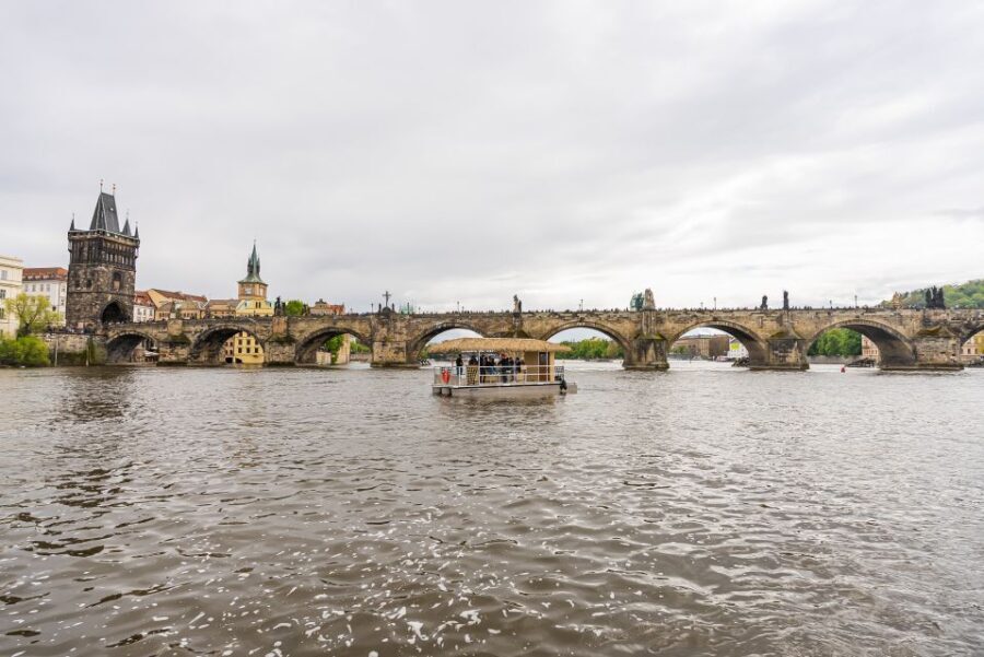 Prague: Party Tiki Boat Sightseeing Cruise with Drinks - Drinking and Socializing