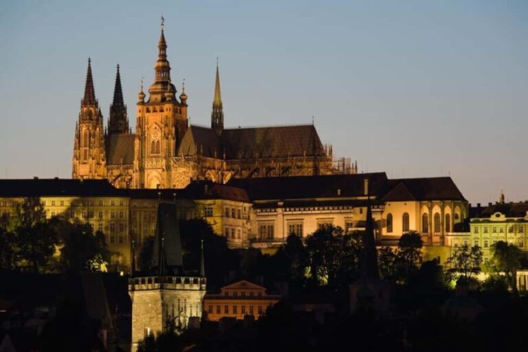 Prague: Private Castle Tour with Limousine-alone at catle - Stunning Views and Atmosphere