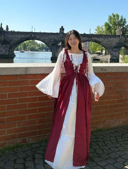 Prague: Rent a Medieval Dress - Key Points