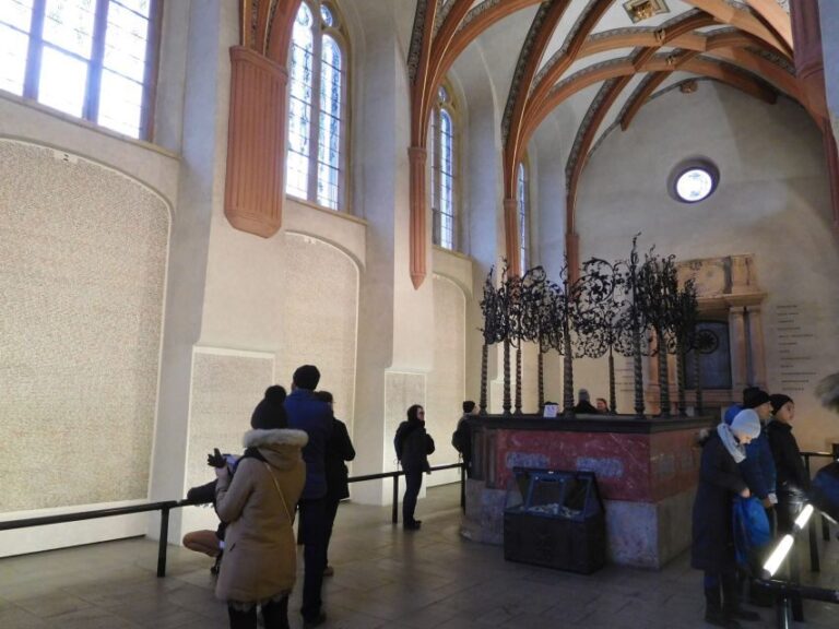 Prague: Synagogues and Jewish Quarter Private Walking Tour - The Guides Make All the Difference