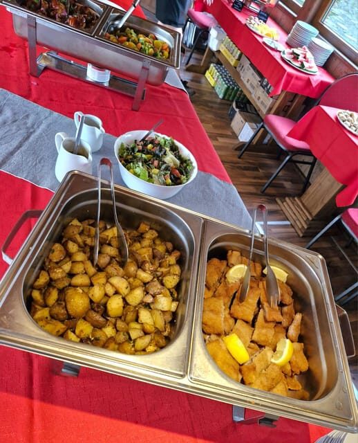 Prague: Valentine's Day Cruise with Dinner and Prosecco - Who Is This Experience Best For?